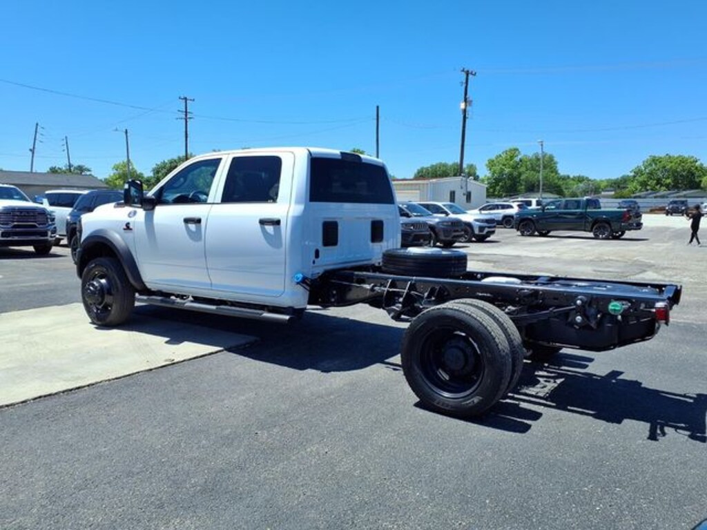 New 2026 Ram 5500 Chassis Cab TRADESMAN CREW 4X4 60' CA Pickup