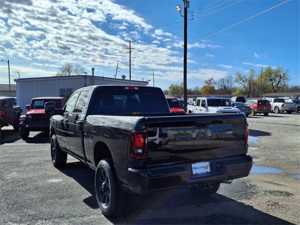 New 2026 Ram 2500 BIG HORN CREW CAB 4X4 6'4 BOX Pickup