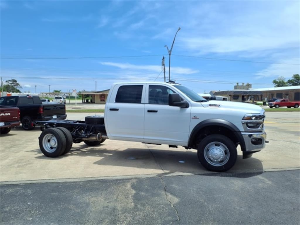 New 2025 Ram 4500 Chassis Cab 4500 TRADESMAN CHASSIS CREW CAB 4X4 60' CA Pickup