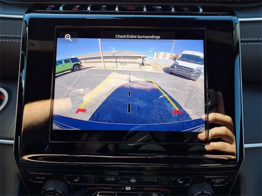 New 2025 Jeep Grand Cherokee LAREDO X 4X4 Sport Utility