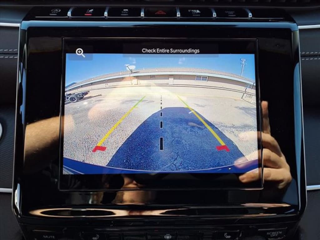 New 2025 Jeep Grand Cherokee LAREDO X 4X4 Sport Utility