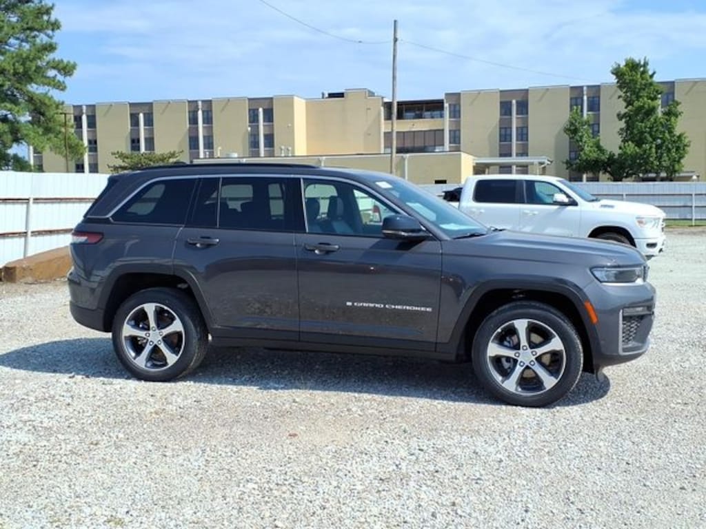 New 2026 Jeep Grand Cherokee LIMITED 4X4 Sport Utility