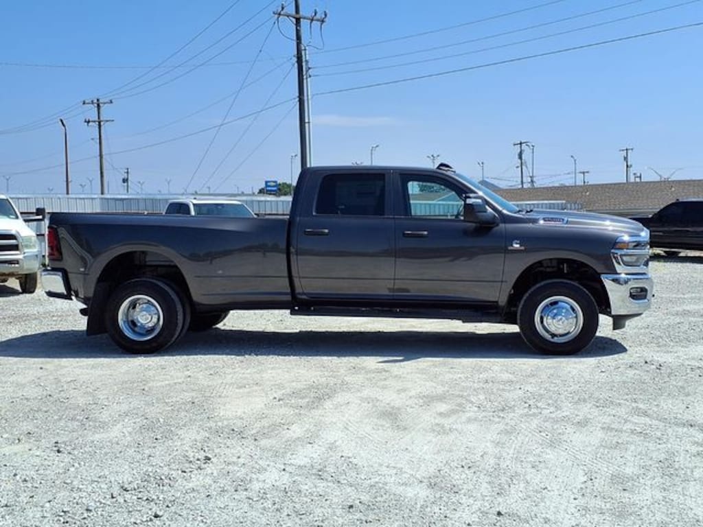New 2026 Ram 3500 TRADESMAN CREW CAB 4X4 8' BOX Pickup