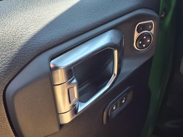 2025 Jeep Wrangler 4-Door Willys - Photo 12