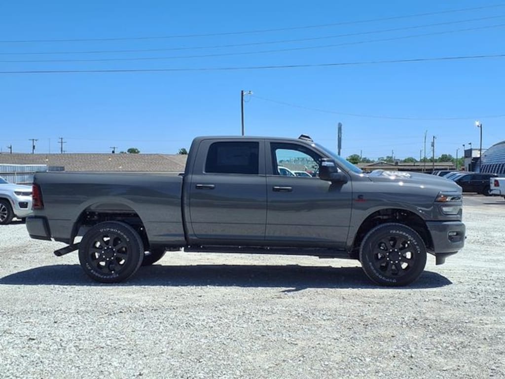 New 2026 Ram 2500 BLACK EXPRESS CREW CAB 4X4 6'4 BOX Pickup