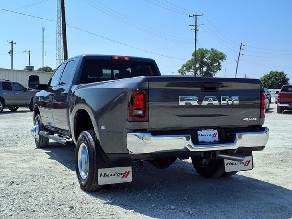 New 2026 Ram 3500 TRADESMAN CREW CAB 4X4 8' BOX Pickup