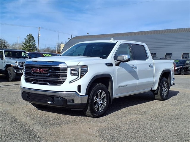 2025 GMC Sierra 1500 SLT's photo