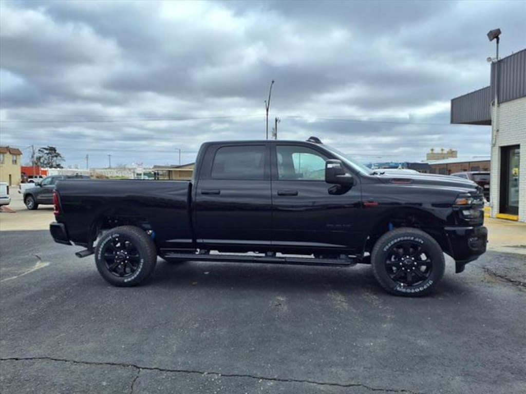 New 2026 Ram 2500 BIG HORN CREW CAB 4X4 6'4 BOX Pickup