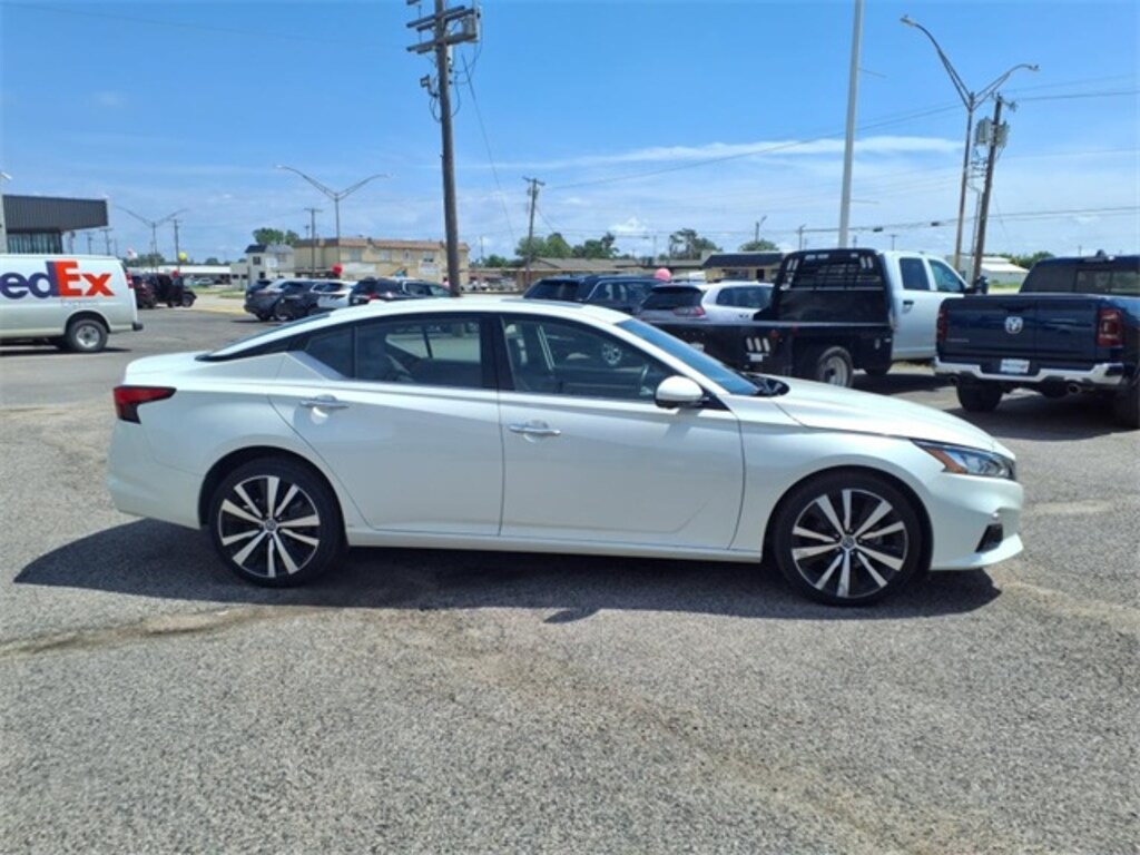 Used 2021 Nissan Altima 2.5 Platinum Sedan
