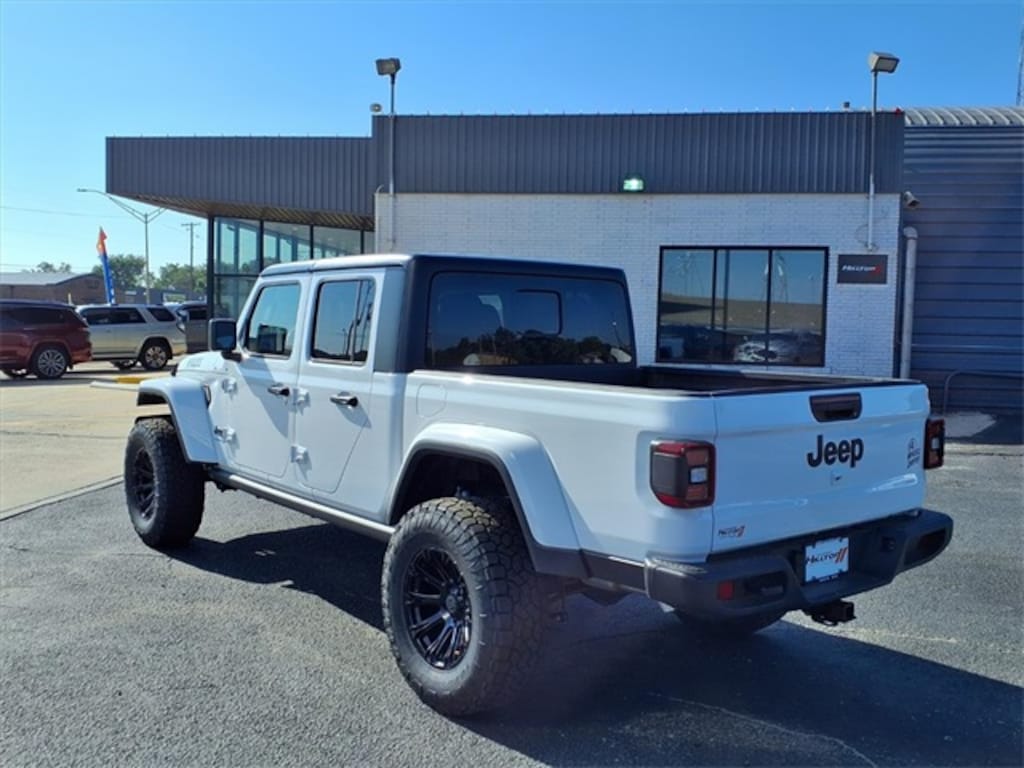 New 2025 Jeep Gladiator WILLYS 4X4 Pickup