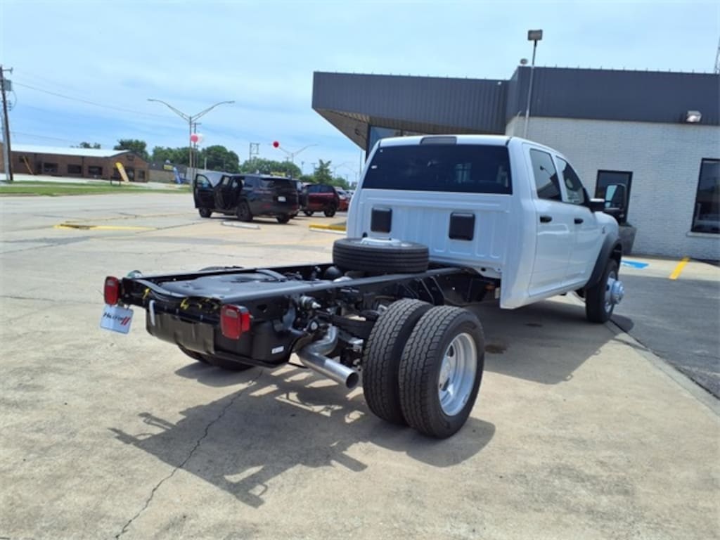 New 2025 Ram 4500 Chassis Cab 4500 TRADESMAN CHASSIS CREW CAB 4X4 60' CA Pickup