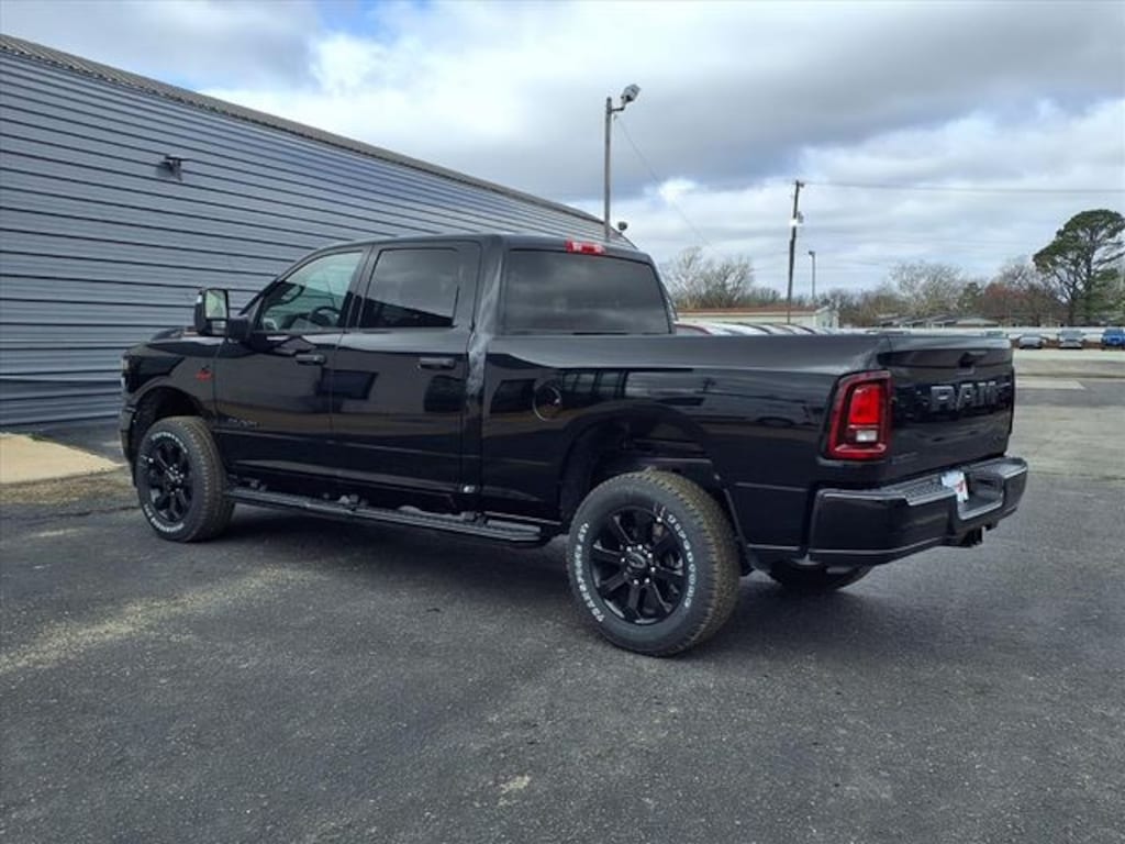 New 2026 Ram 2500 BIG HORN CREW CAB 4X4 6'4 BOX Pickup
