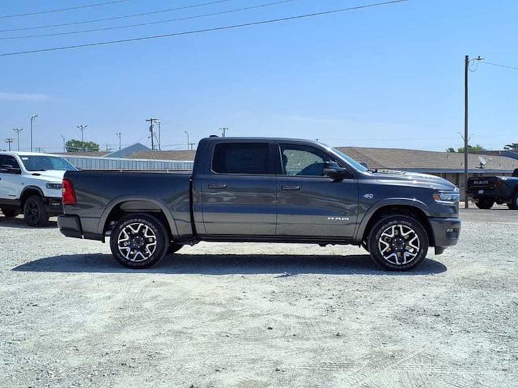 New 2026 Ram 1500 LARAMIE CREW CAB 4X4 5'7 BOX Pickup