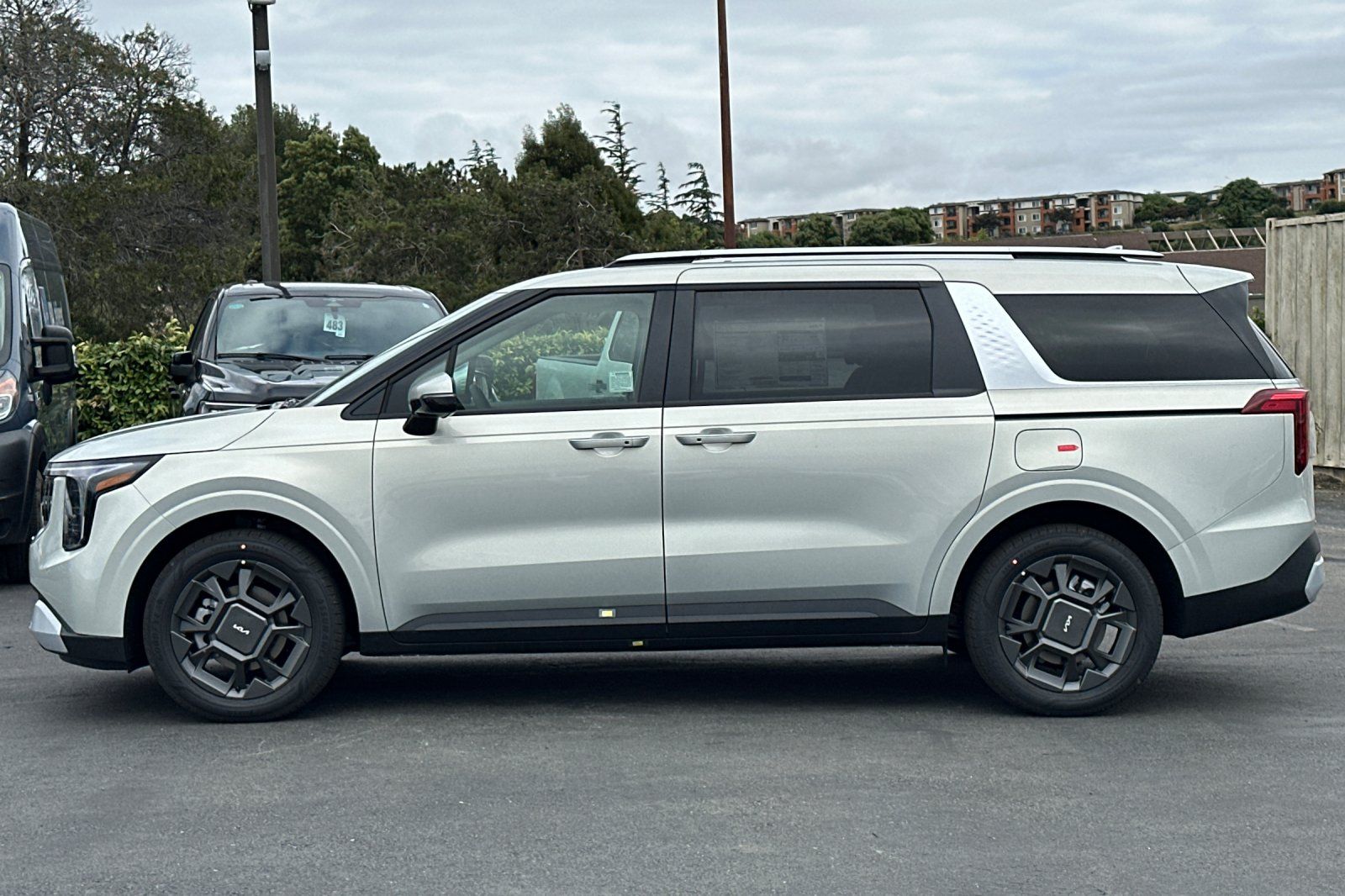 View vehicle photo 7