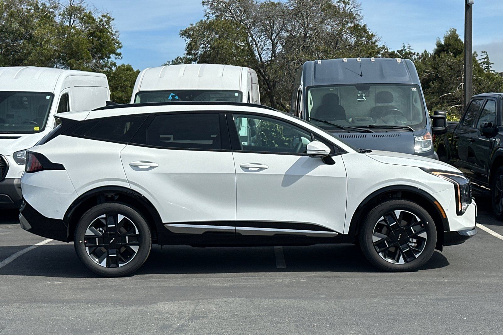 View vehicle photo 3
