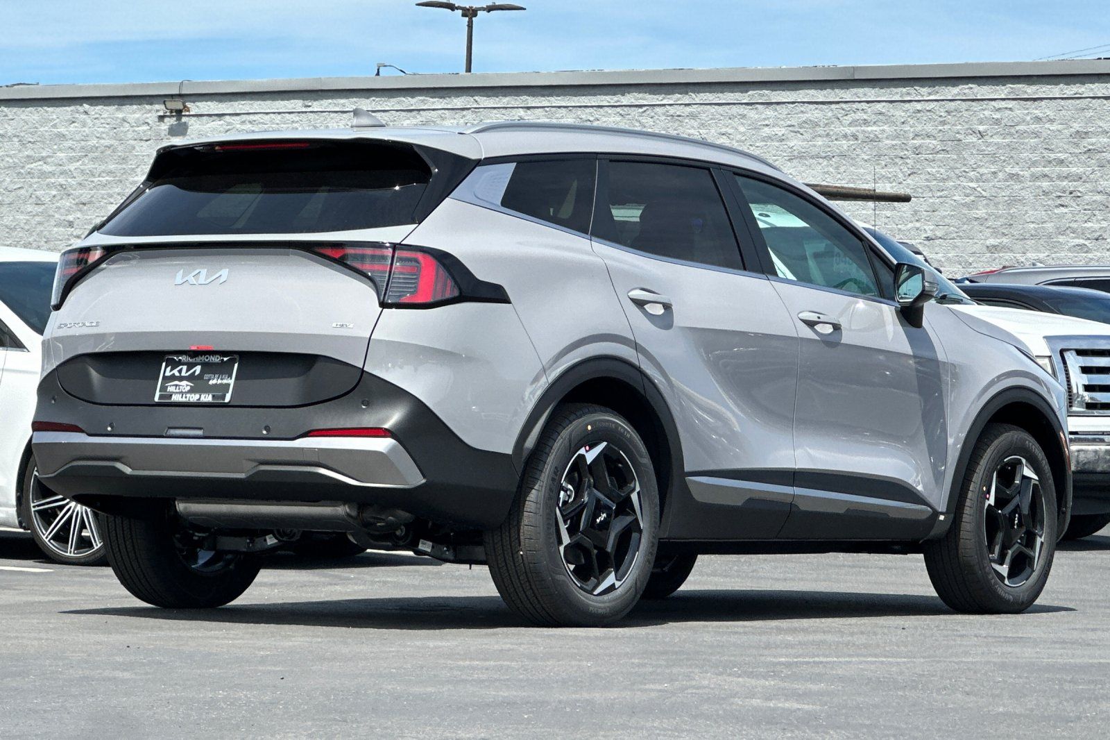 View vehicle photo 4