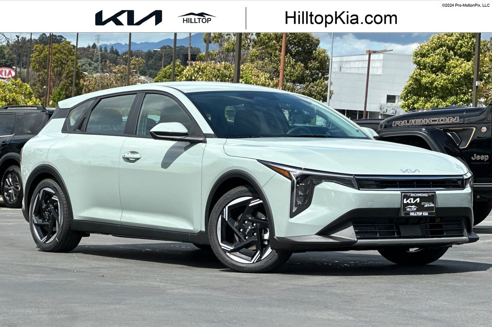 2026 Kia K4 EX AT Hatchback's photo