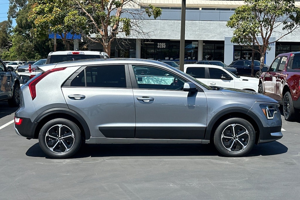 New 2026 Kia Niro LX SUV