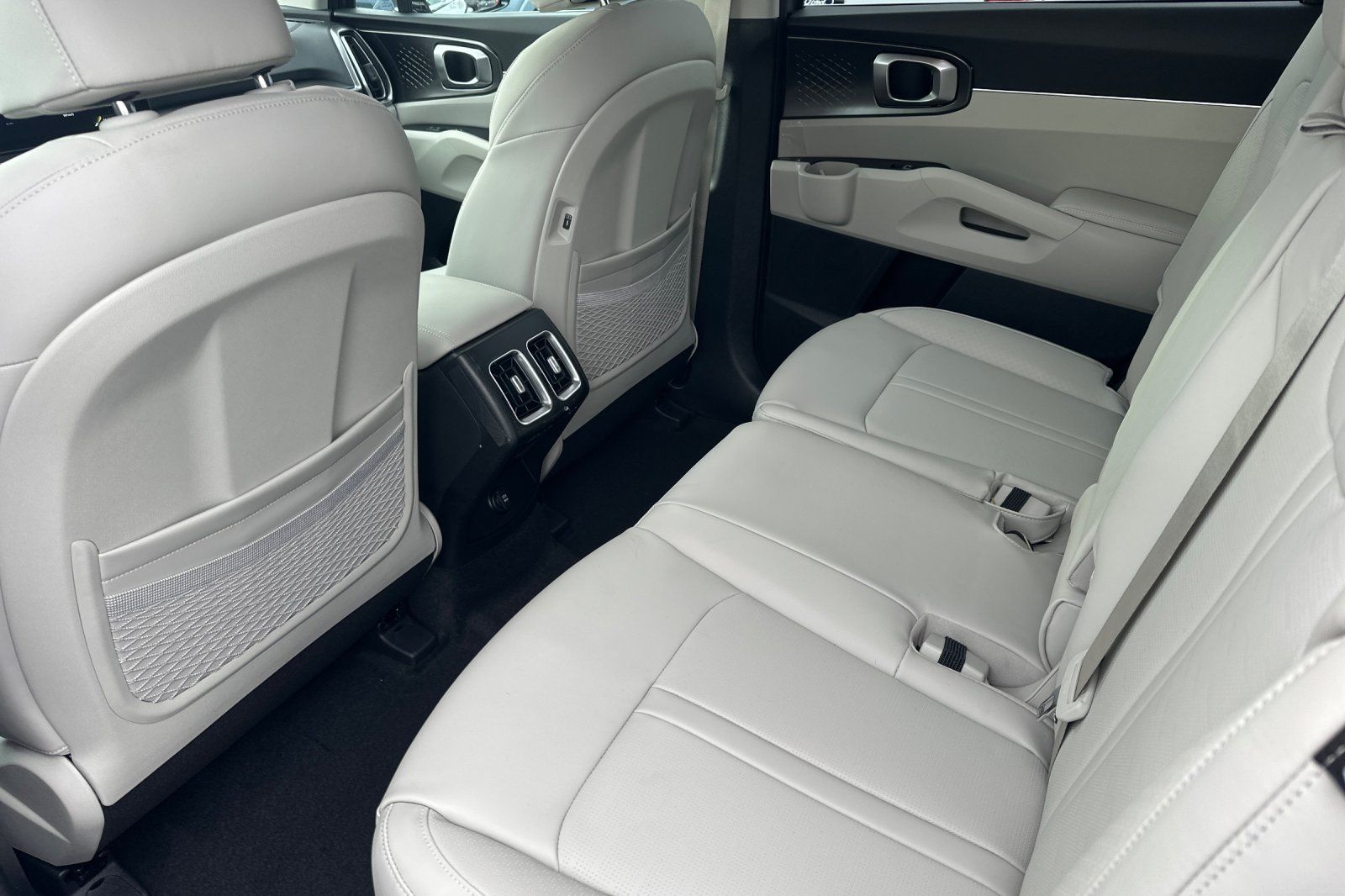 2026 Kia Sorento EX Hybrid - Photo 12