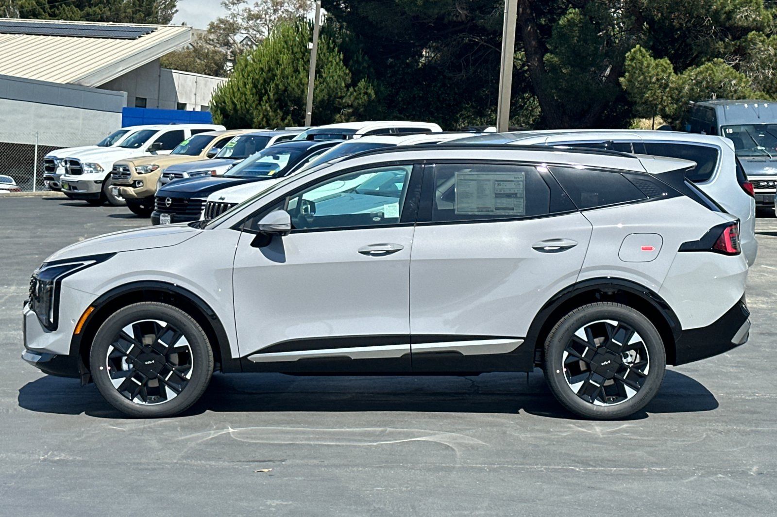 View vehicle photo 7
