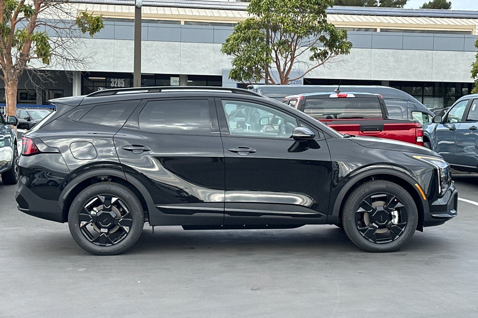 View vehicle photo 3