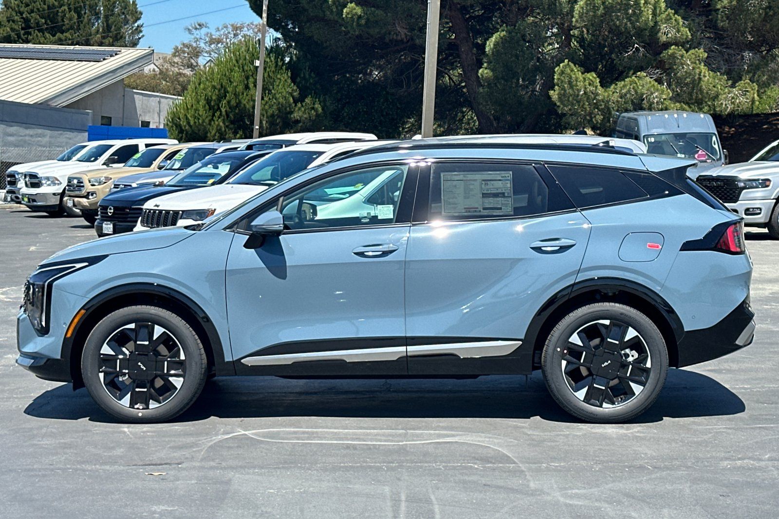 View vehicle photo 7