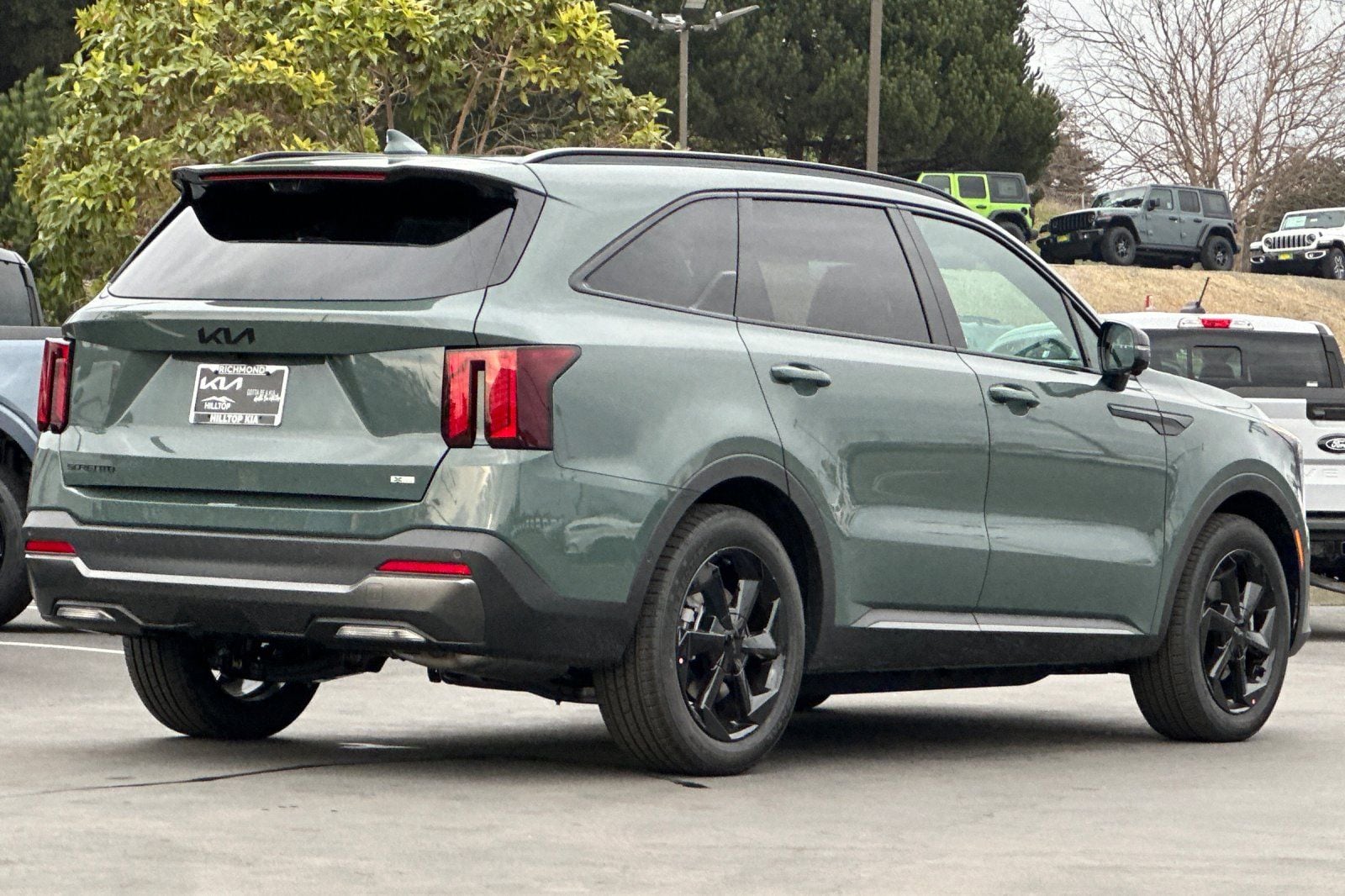 View vehicle photo 4