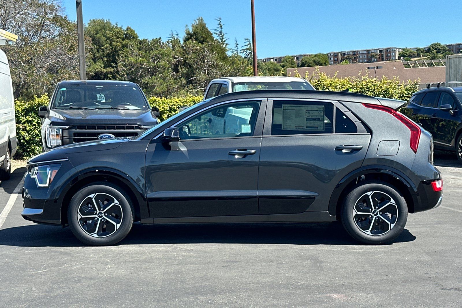 View vehicle photo 7