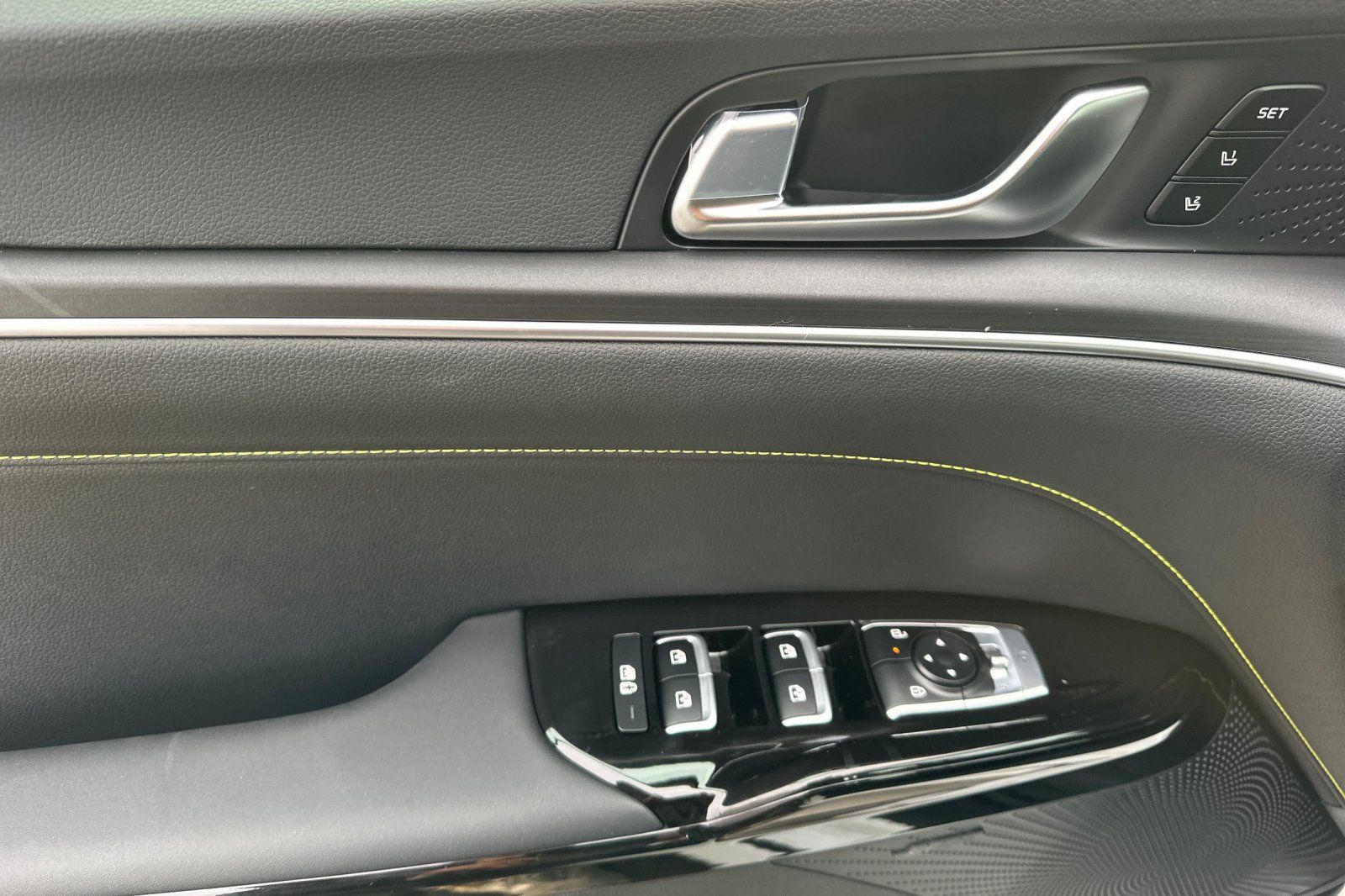 2026 Kia K5 GT - Photo 11