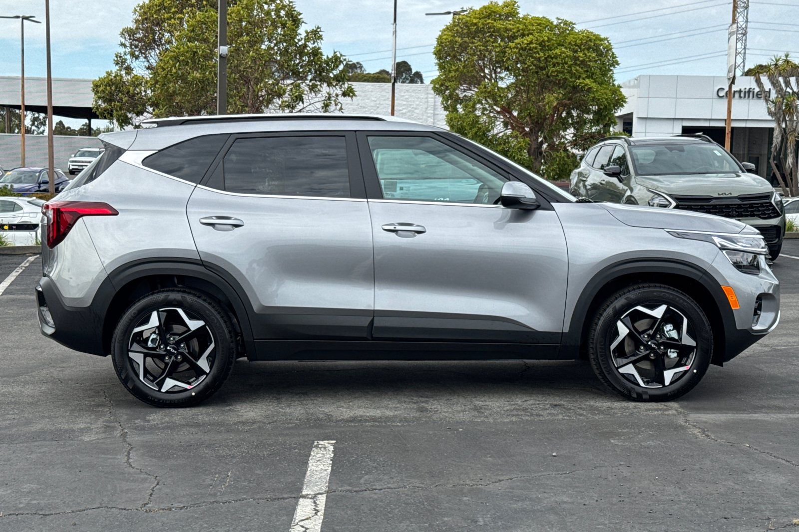 2026 Kia Seltos EX photo 3