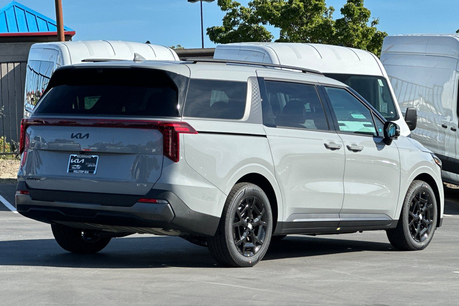 View vehicle photo 4
