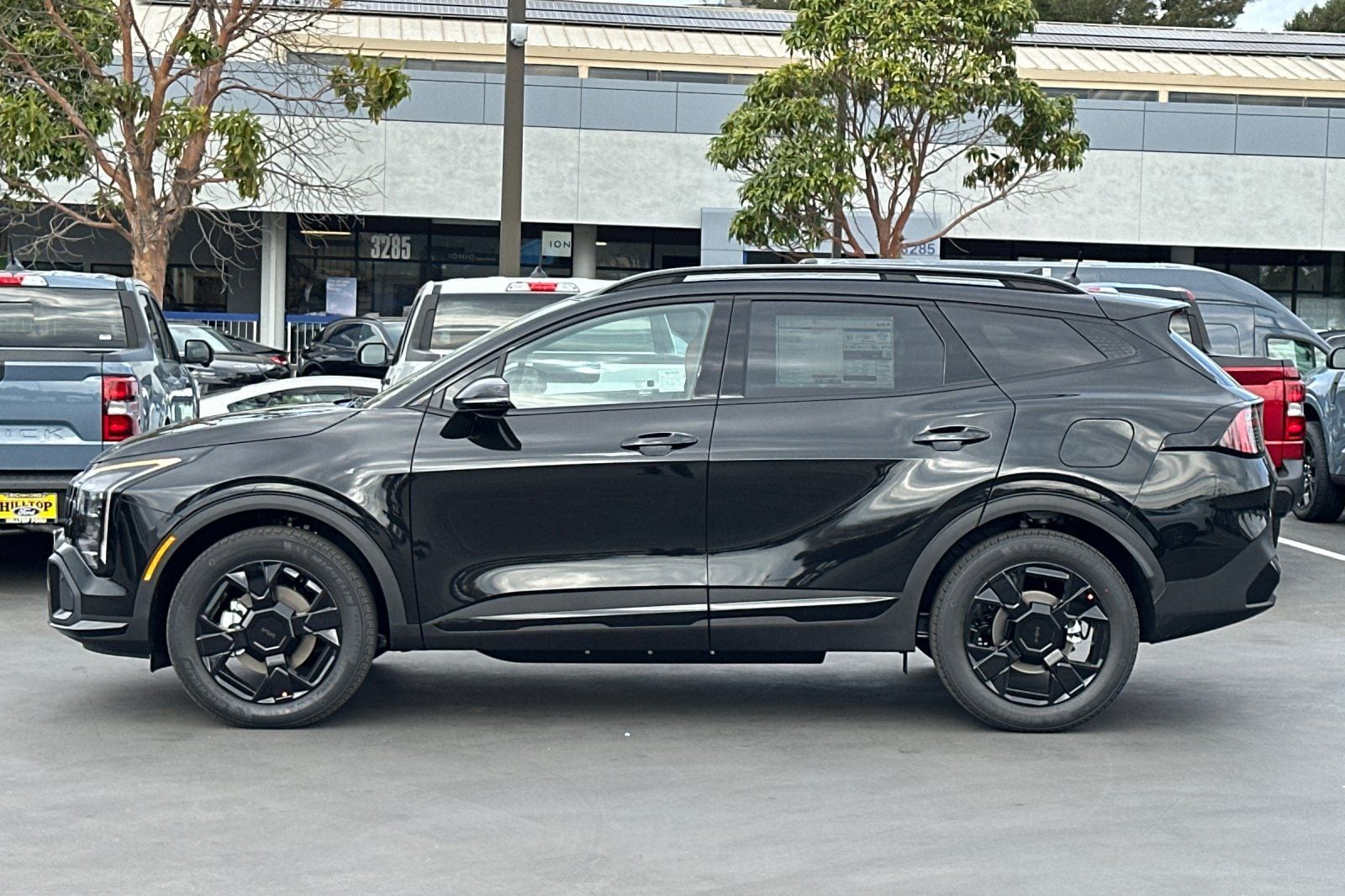 View vehicle photo 7