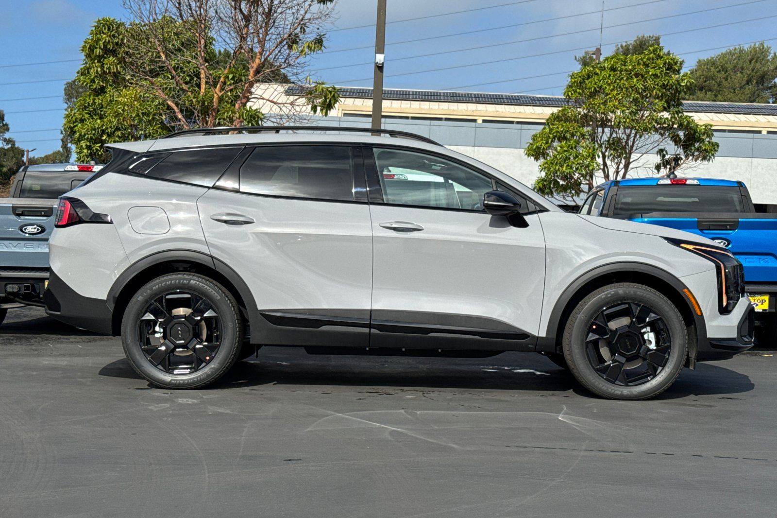 2026 Kia Sportage Plug-In Hybrid X-Line photo 3