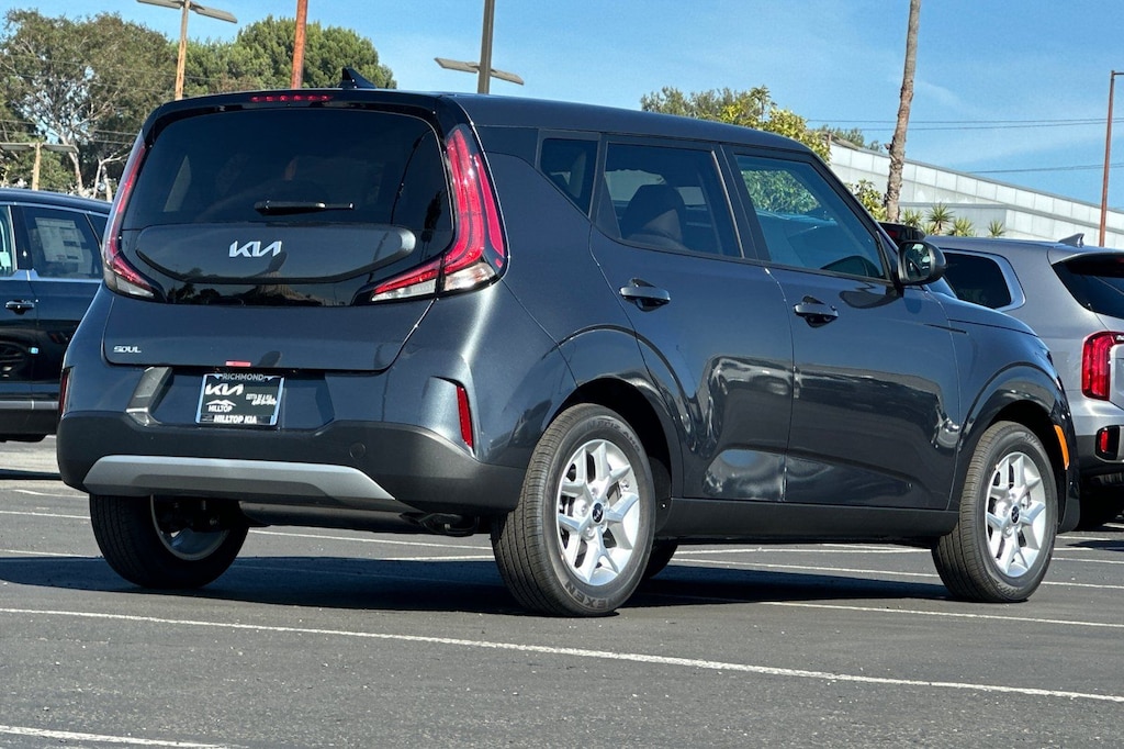 New 2025 Kia Soul LX Hatchback