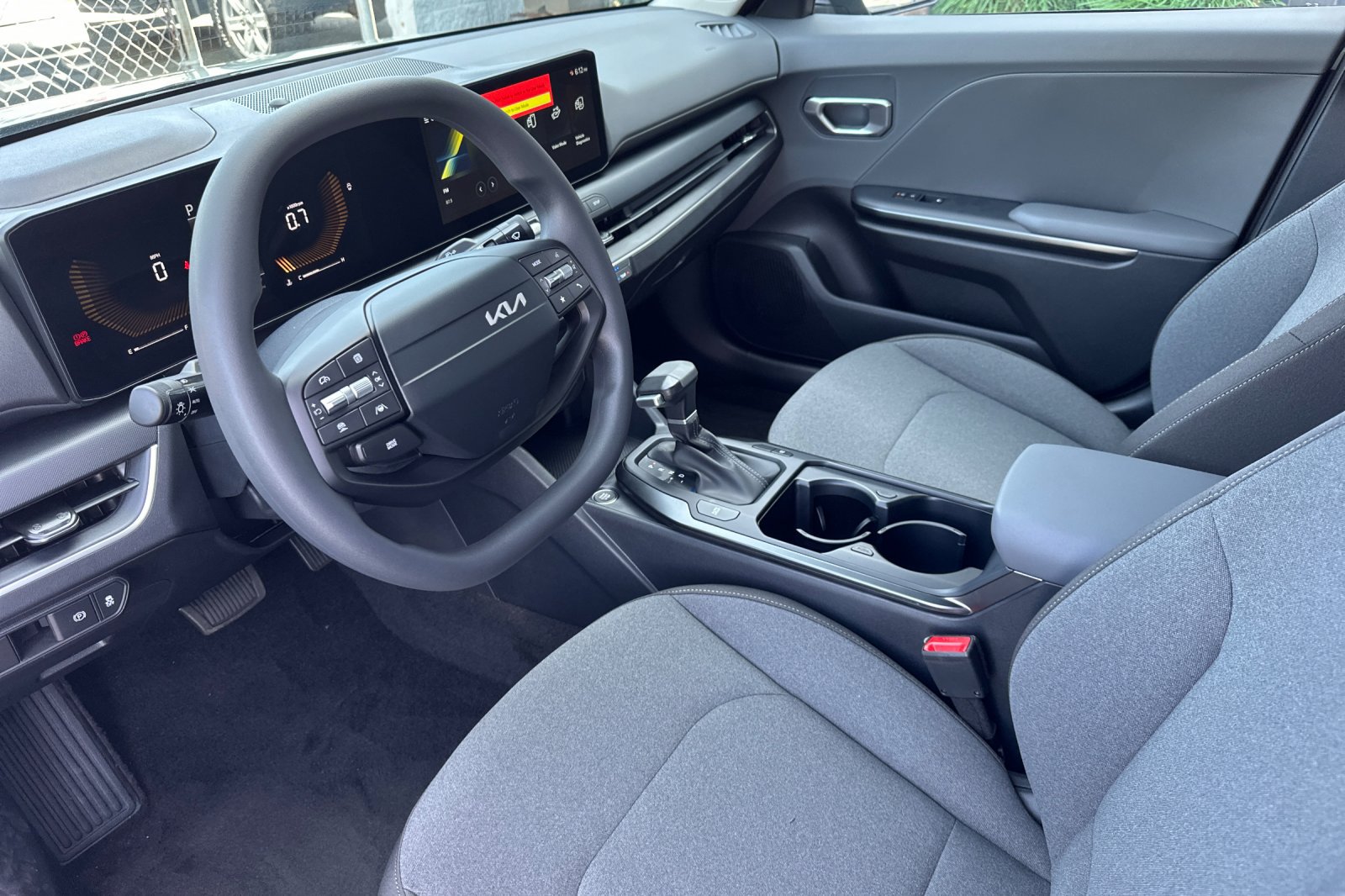 2026 Kia K4 LXS - Photo 10