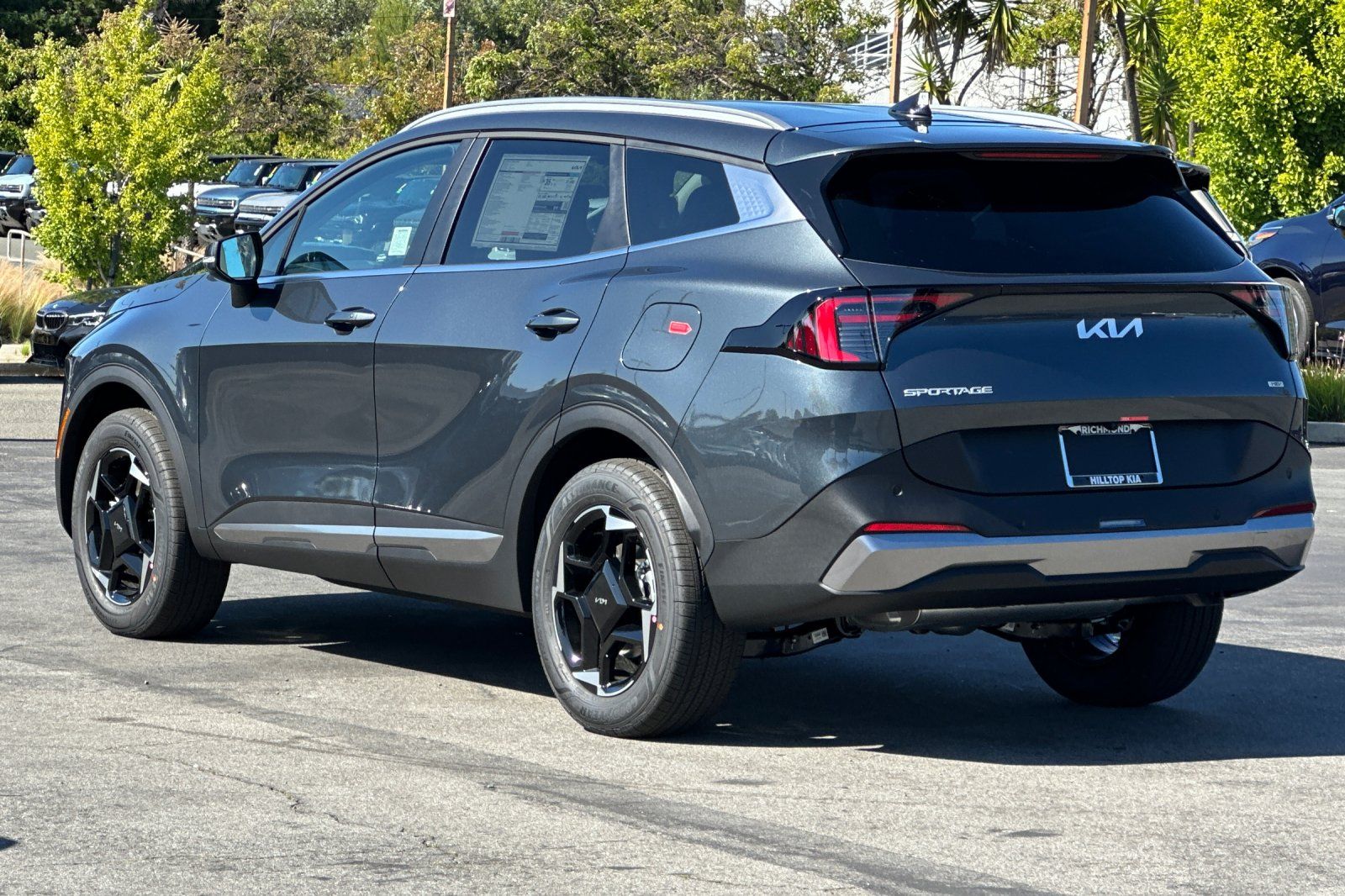 View vehicle photo 6