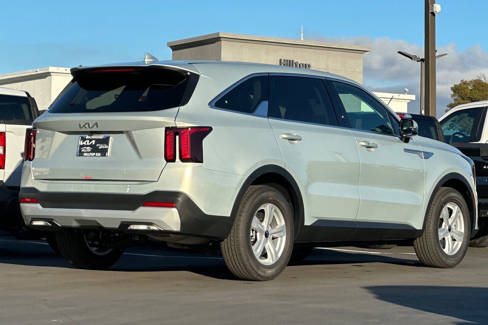 2026 Kia Sorento LX photo 4