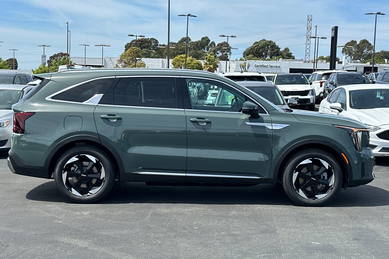View vehicle photo 3
