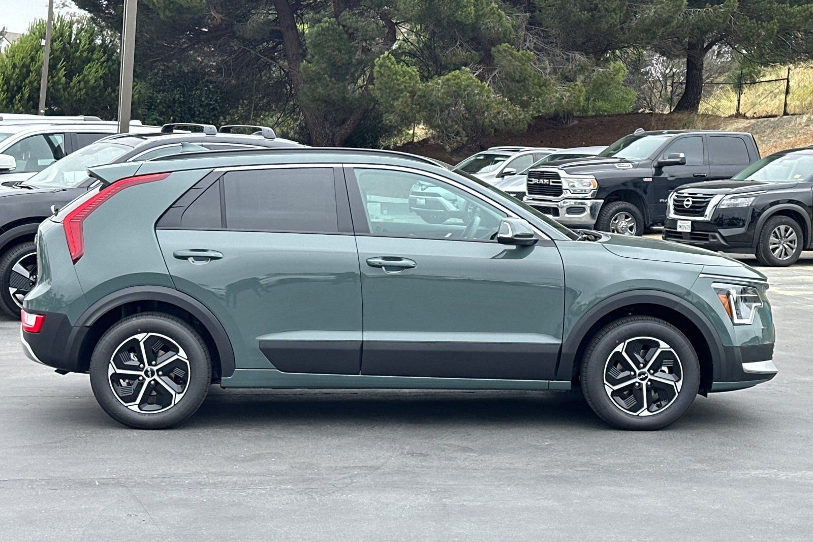 View vehicle photo 3