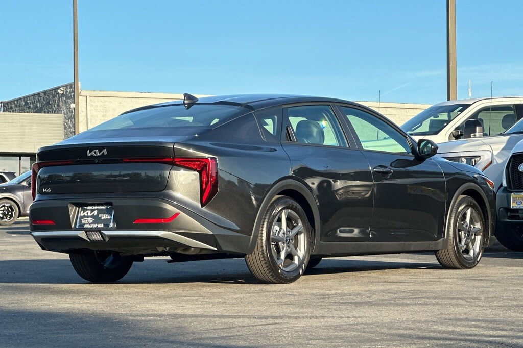 New 2025 Kia K4 LXS Sedan