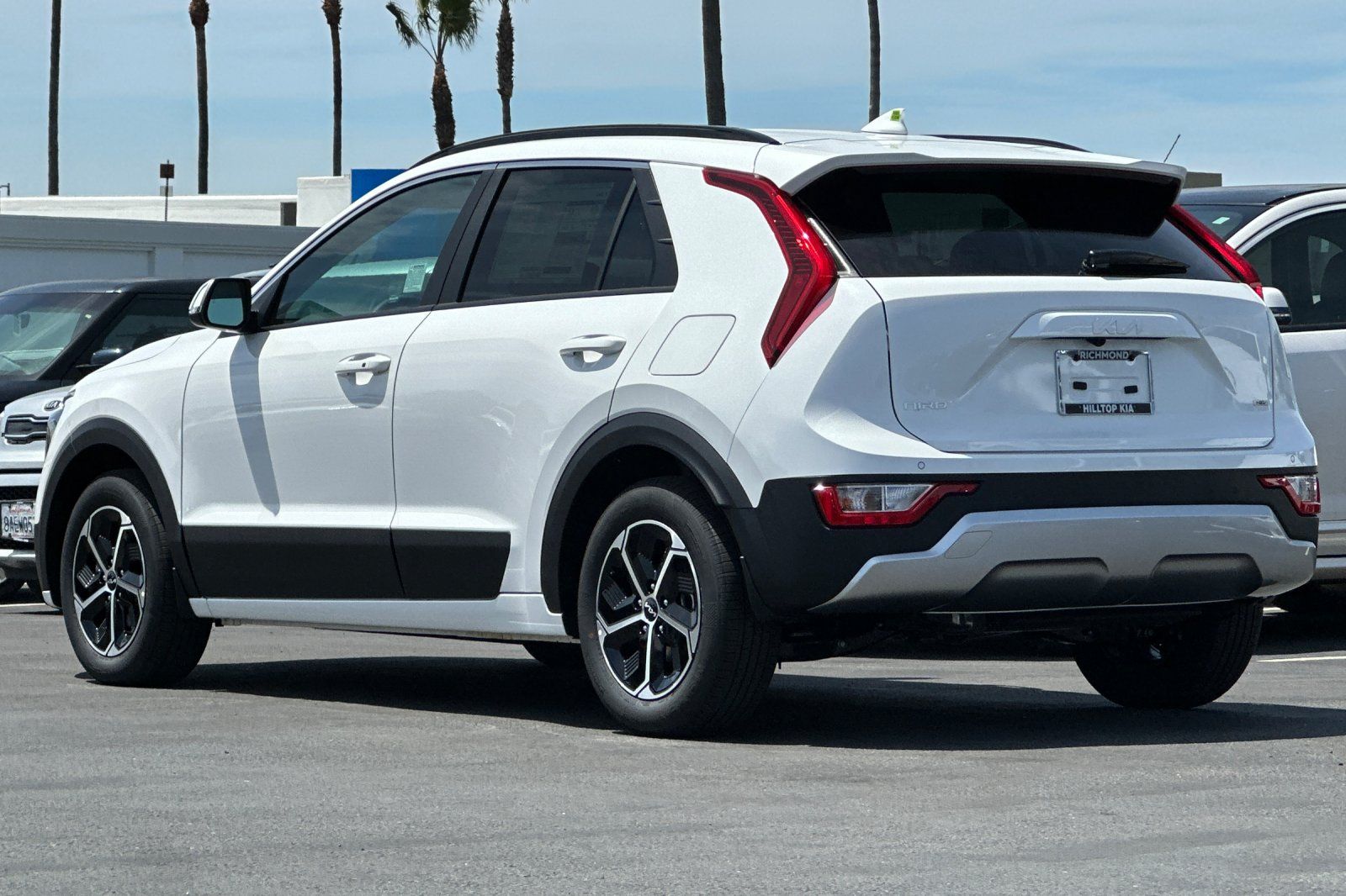 View vehicle photo 6
