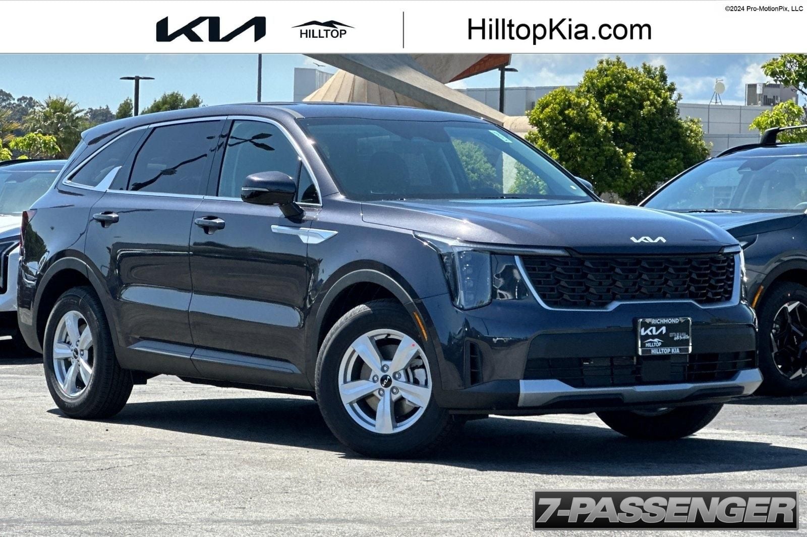 2026 Kia Sorento LX AT's photo