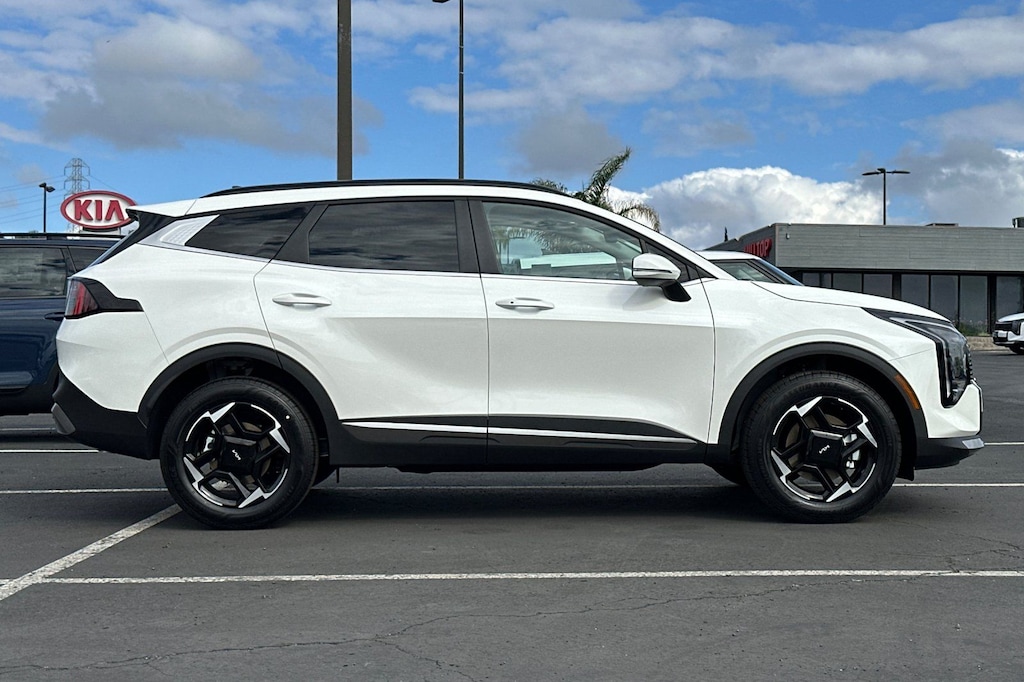 New 2026 Kia Sportage Hybrid EX SUV