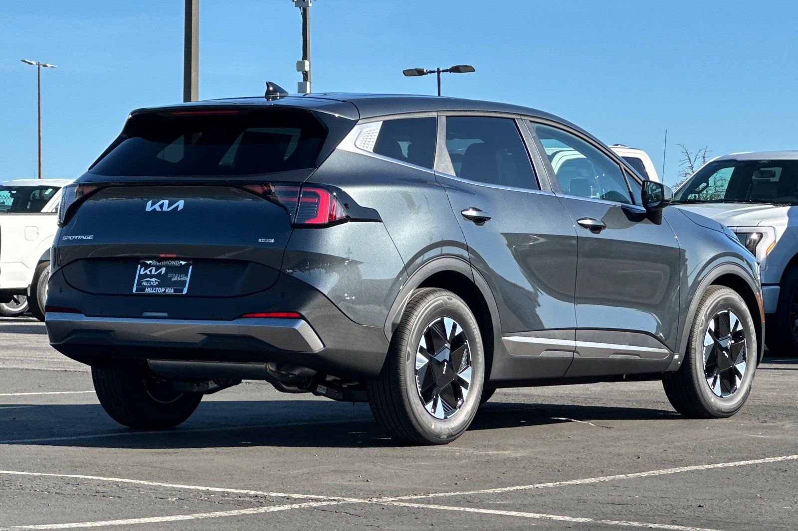 2026 Kia Sportage Hybrid LX photo 4