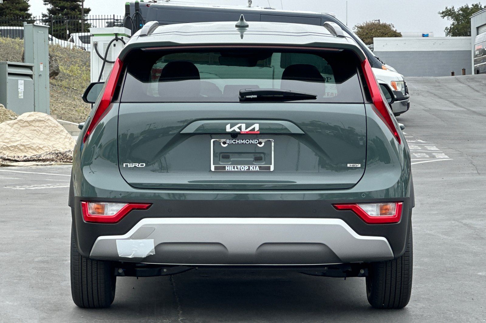 View vehicle photo 5