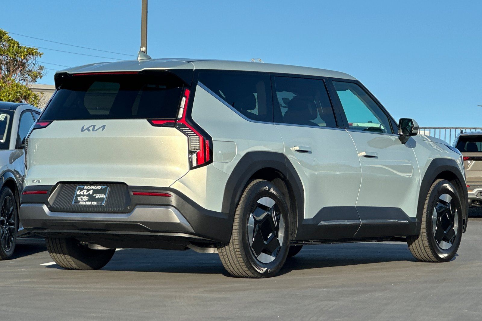 2026 Kia EV9 Light Long Range photo 4