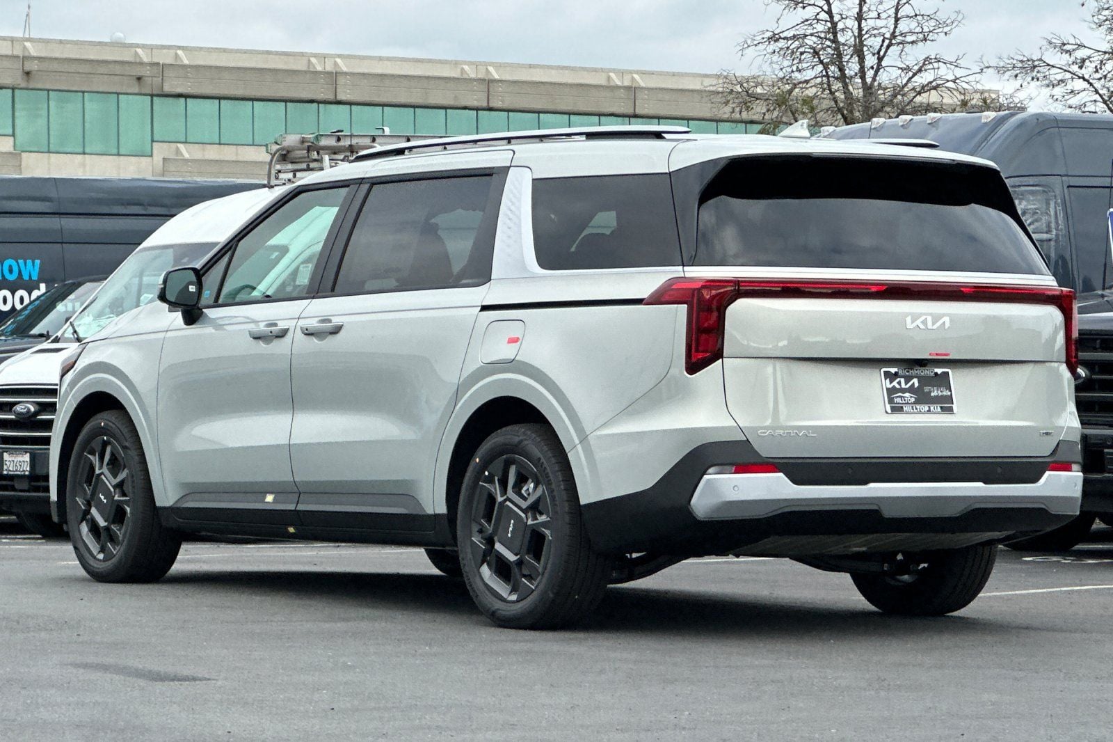 View vehicle photo 6
