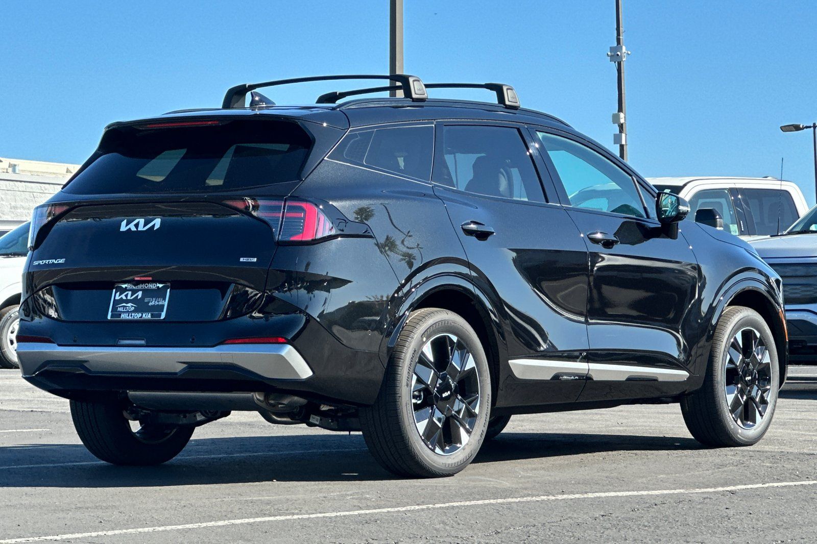 2026 Kia Sportage Hybrid photo 3