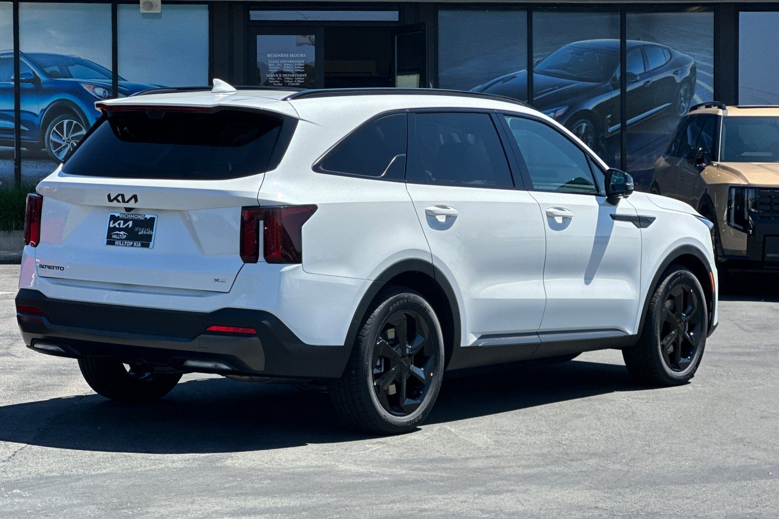 View vehicle photo 4