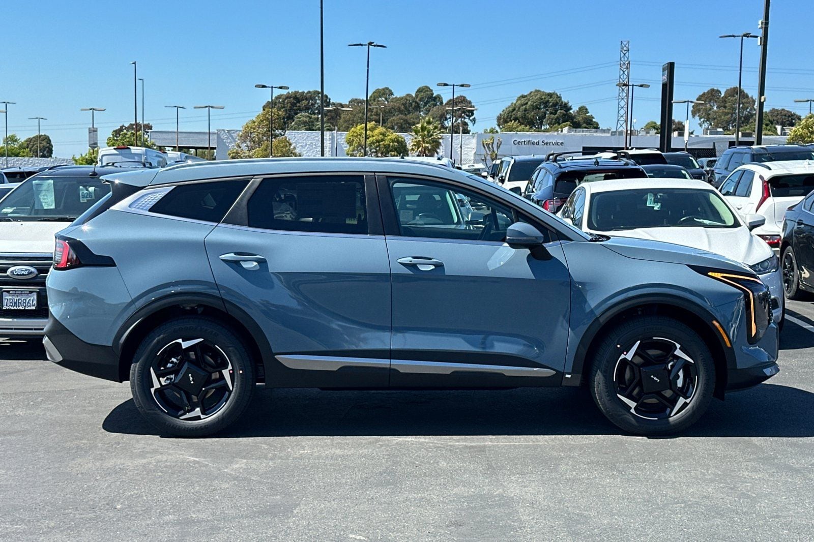 View vehicle photo 3